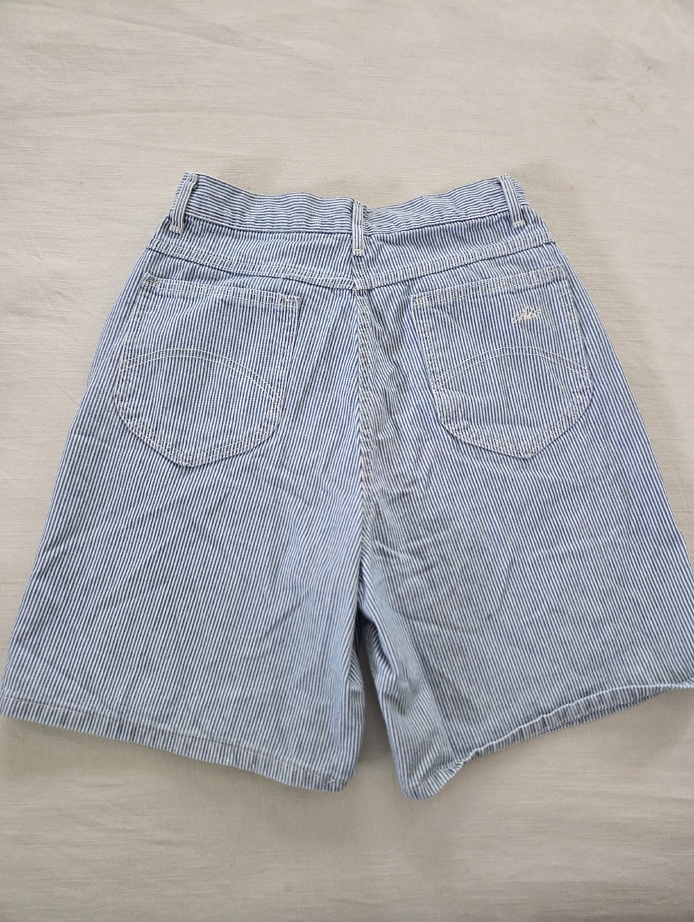 Vintage Chic Striped Light Blue Women’s Jean Shorts 27 Inch Waist Summer
